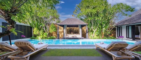 Huvila, 5 makuuhuonetta, yksityinen uima-allas | Työpöytä, silitysrauta/-lauta, ilmainen Wi-Fi, vuodevaatteet