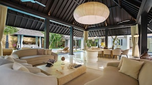 Villa, 5 Schlafzimmer, eigener Pool