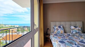 2 bedrooms, iron/ironing board, travel cot, free WiFi