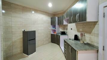 Apartamento | Cozinha privada | Geladeira, micro-ondas, chaleira elétrica