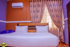 ห้องเอ็กเซกคิวทีฟ | ผ้าปูที่นอนฝ้ายอียิปต์, เครื่องนอนระดับพรีเมียม, เตียงเมมโมรีโฟม