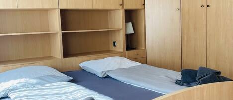 3 bedrooms, free WiFi, bed sheets