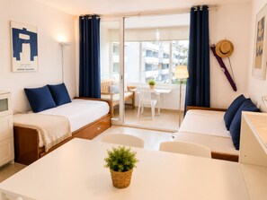 1 bedroom, iron/ironing board, internet, bed sheets - Loft Isla Apart by Srs (Sitges)