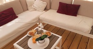 TV - Mobile Home Sara - Camping Baško Polje (Baška Voda)