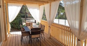 تناول الطعام بالخارج