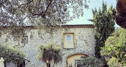 Gard gßte 6 pers climatisé, piscine partagée chauffée,