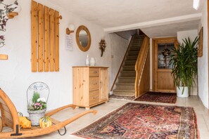 Interior - Idyllic Holiday Apartment in Ferienhof Wetzel with Shared Garden and Terrace, one pet allowed (Hergensweiler)