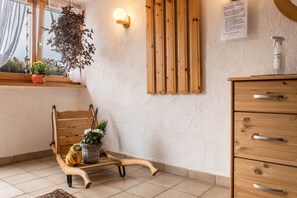 Interior - Idyllic Holiday Apartment in Ferienhof Wetzel with Shared Garden and Terrace, one pet allowed (Hergensweiler)