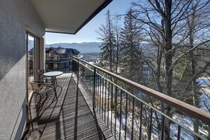 Classic Apartment | Balcony view - RentPlanet - Apartamenty Górna (Szklarska Poreba)