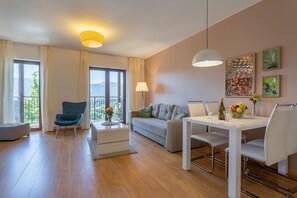 Apartment | Dining room