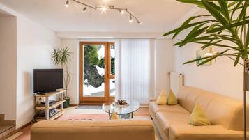 Fernseher, DVD-Player, Stereoanlage