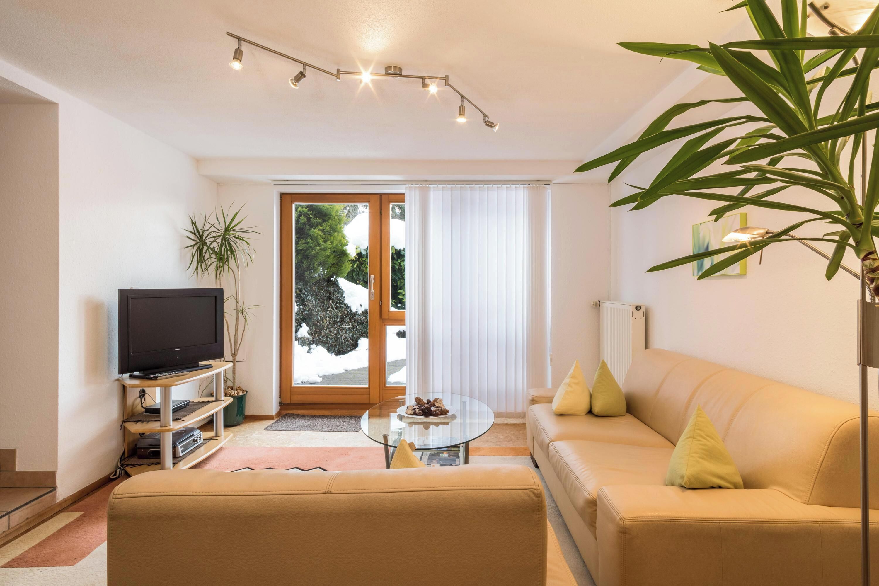 Fernseher, DVD-Player, Stereoanlage