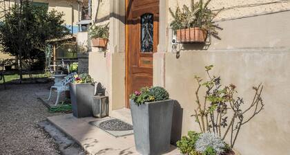 Ferienwohnung "Zimmer mit Kochnische Kletterrose" in der Nähe des Altstadtkerns