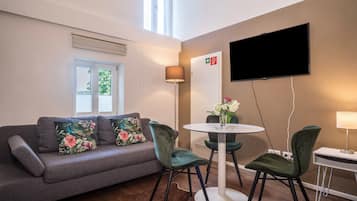 Fernseher, Kamin