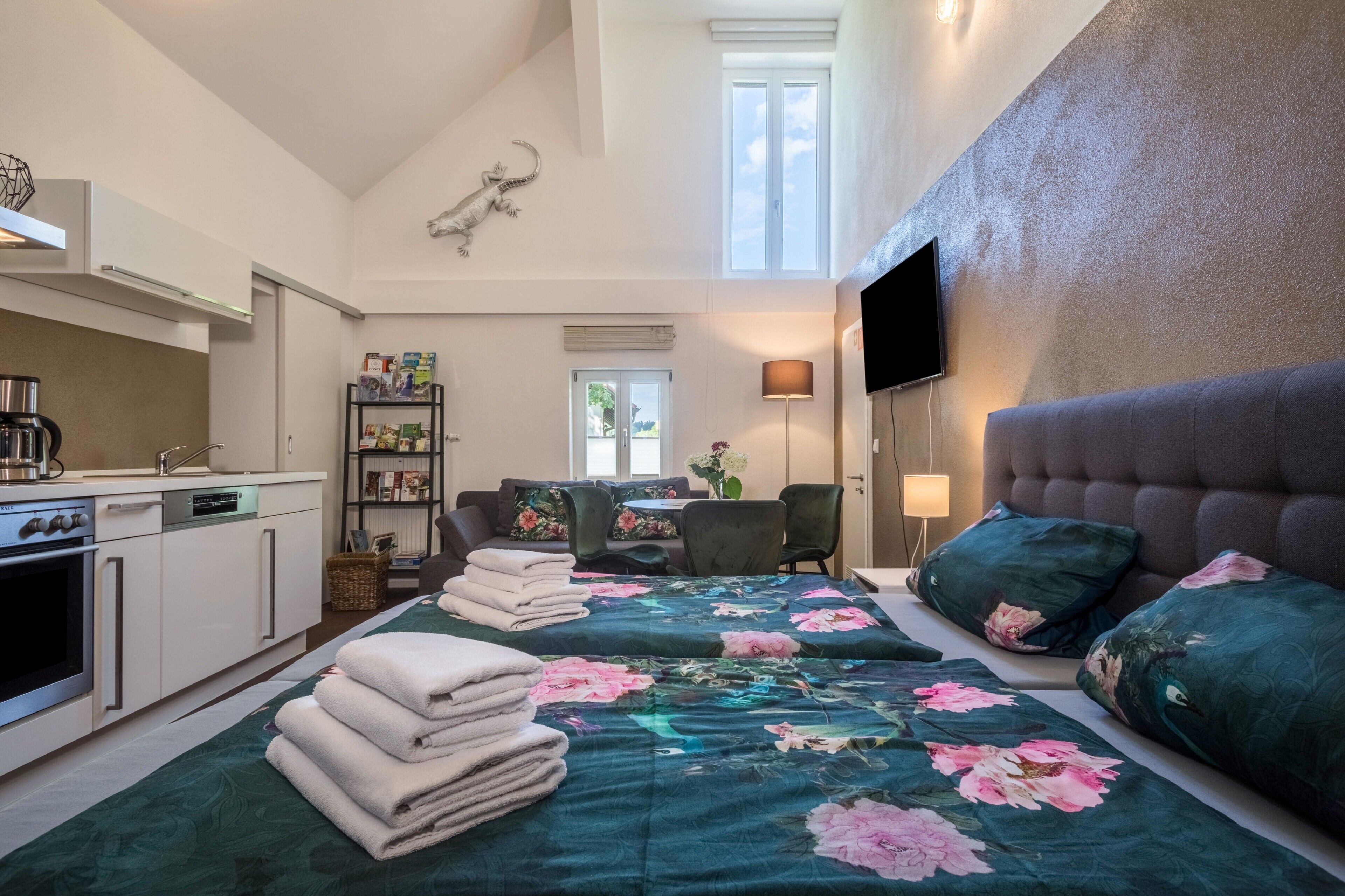 1 chambre, fer et planche à repasser, Wi-Fi gratuit, draps fournis