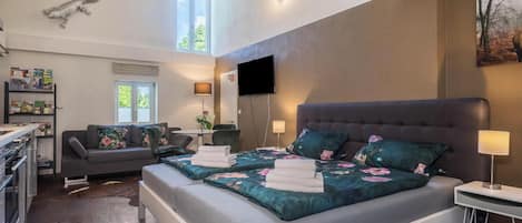 1 soverom, strykejern/-brett, wi-fi (inkludert) og sengetøy