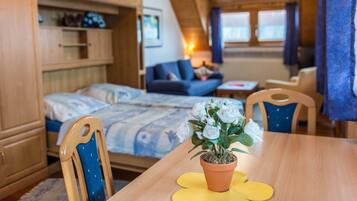 1 bedroom, free WiFi, bed sheets