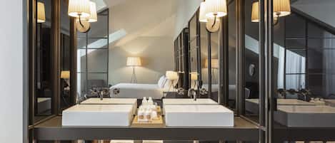 Suite, 2 lits une place