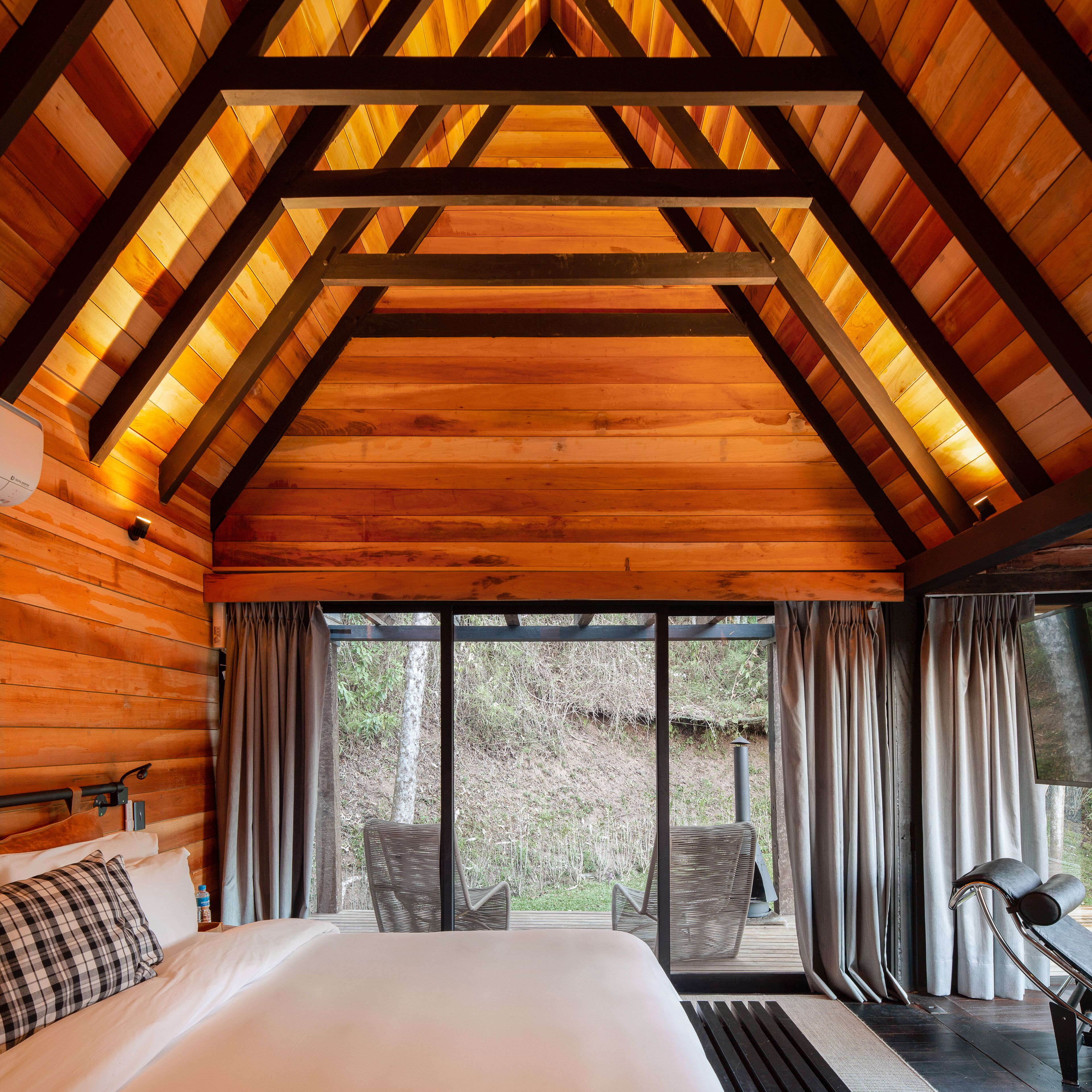 1 bedroom, premium bedding, down duvets, minibar