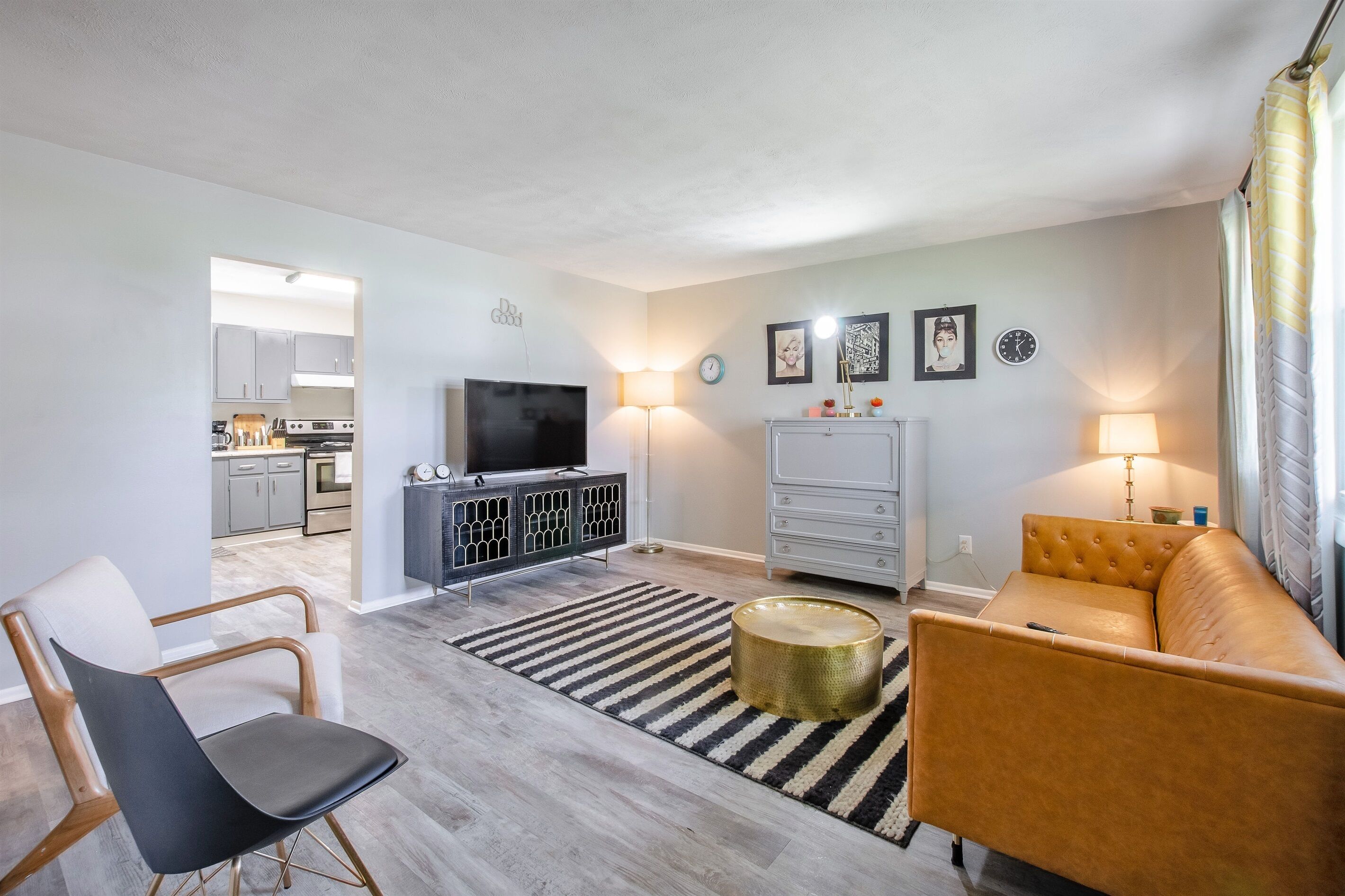 Modern ranch style home -- Pets welcome --FAST WiFi -