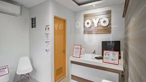 Interior - OYO 605 The Quarters (Manila)