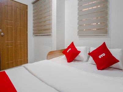 OYO 605 The Quarters