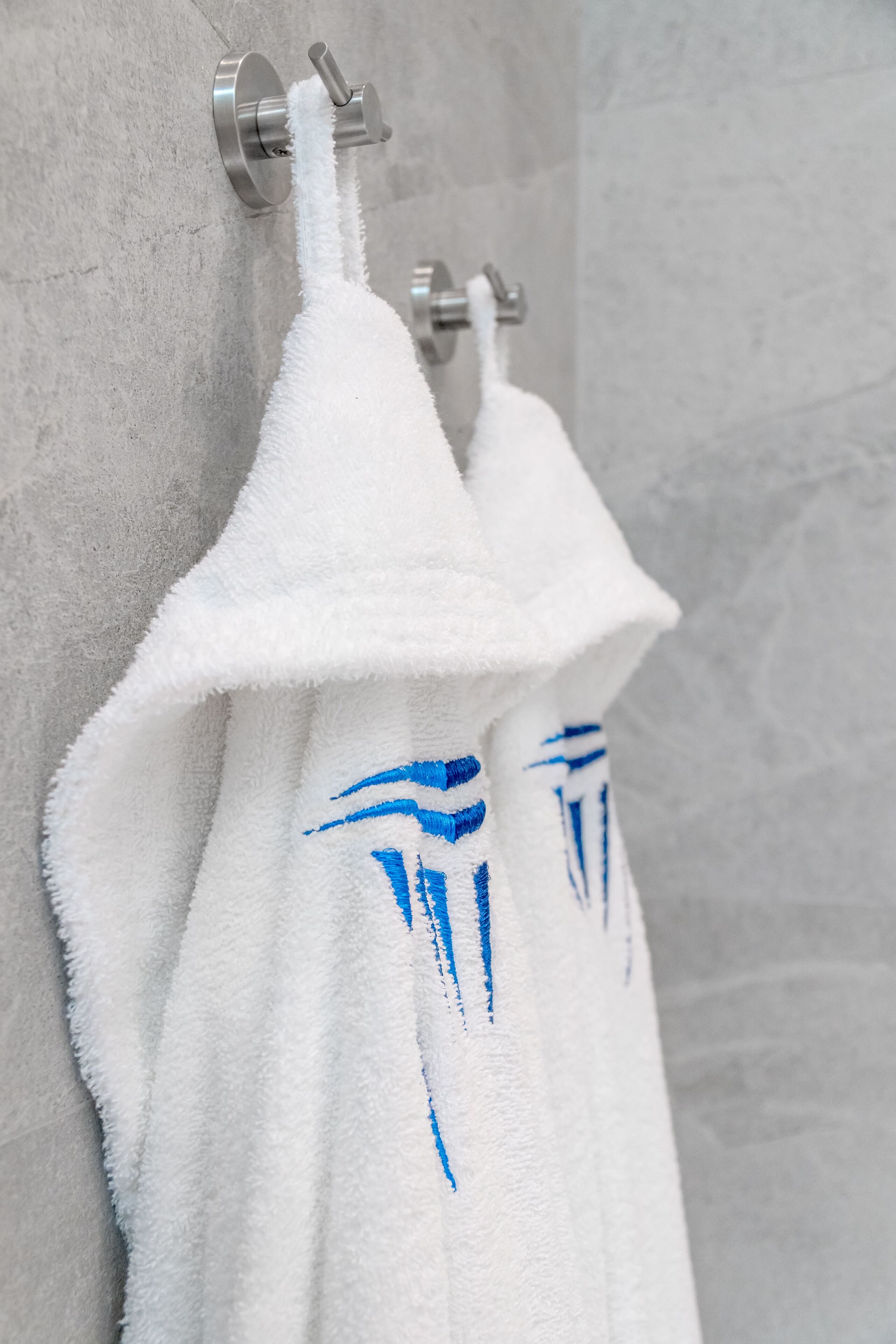 breeze classic double room | bathroom | shower, rainfall showerhead, free toiletries, hair dryer