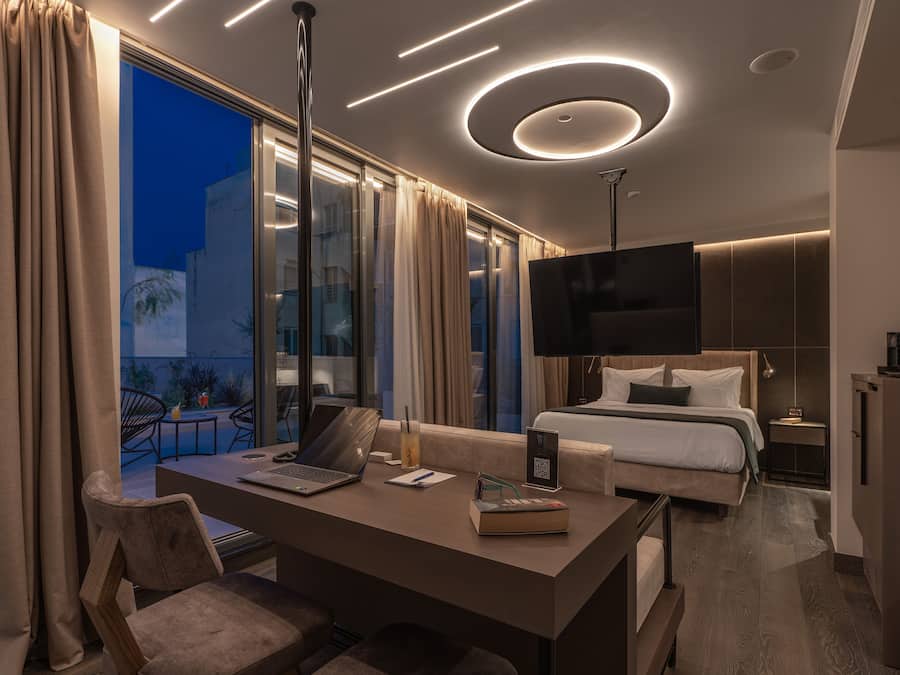 Hellenic Vibes Suite | Area keluarga | Smart TV 55-inci dengan saluran TV satelit, TV, dan Netflix