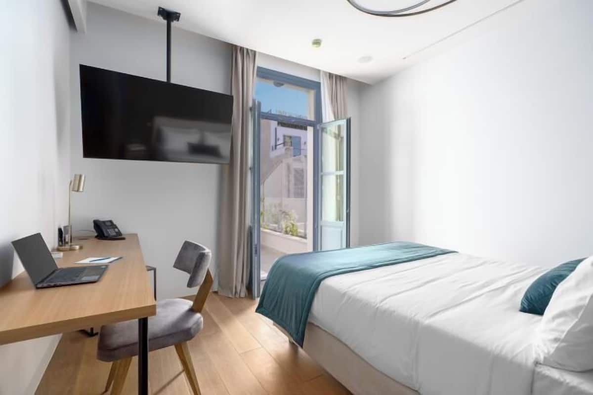 1 habitación, ropa de cama hipoalergénica y minibar