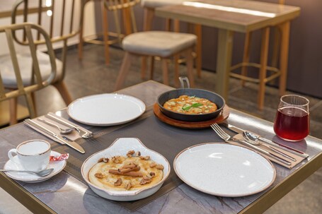 Hellenic Vibes Smart Hotel - Image 9