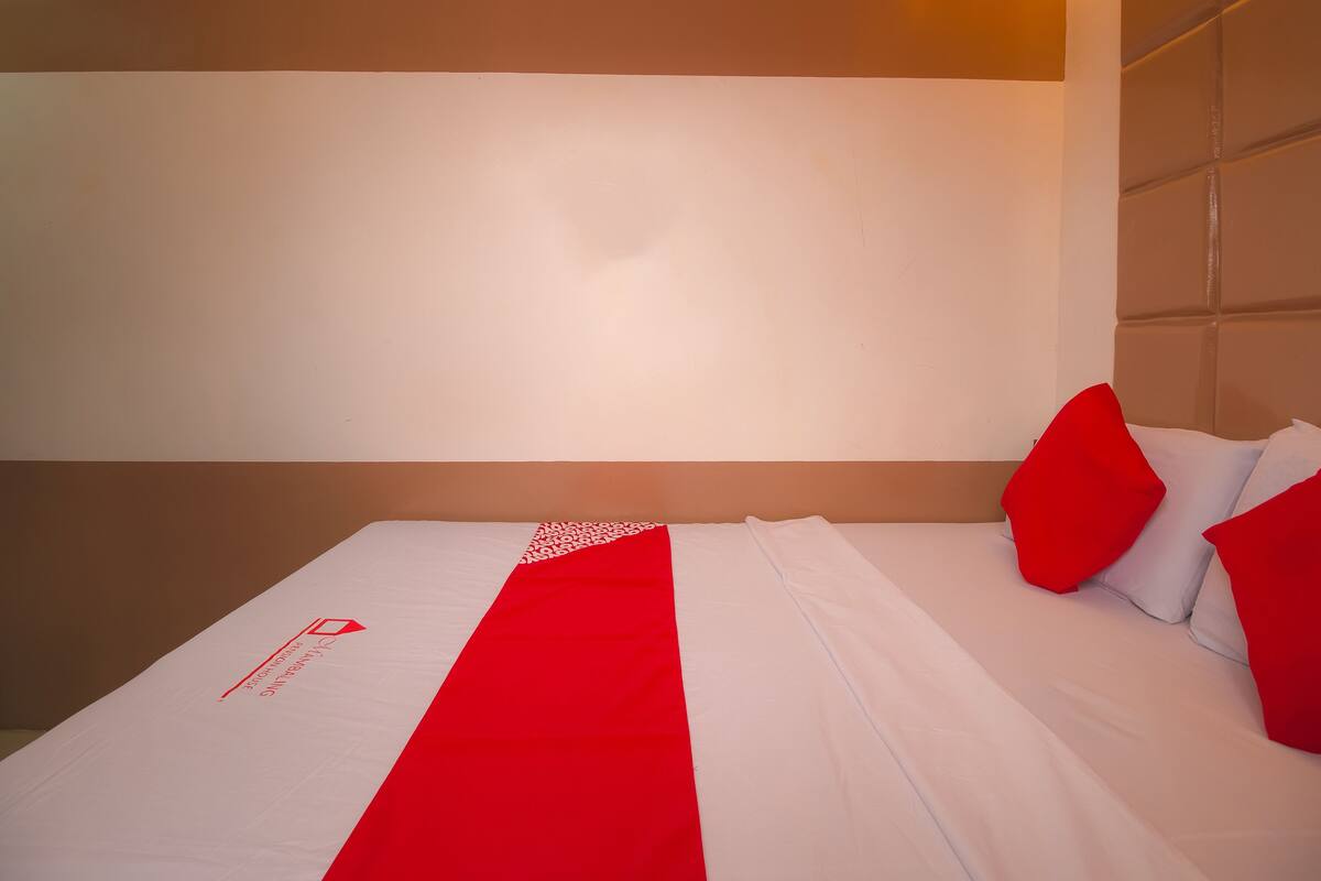 Standard Double Room | Free WiFi, bed sheets