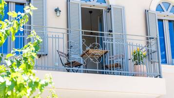 Deluxe Duplex | Terrace/patio