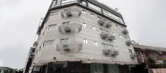 Circuit Hostel