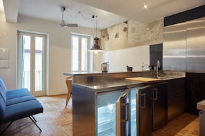 City Apartment | Private kitchen | Oven, dishwasher, toaster, coffee grinder - Appartamenti Università di Verona (Verona)