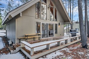 House, 2 Bedrooms | Exterior - 12 Central 2 Bedroom Home by Redawning (Bend)