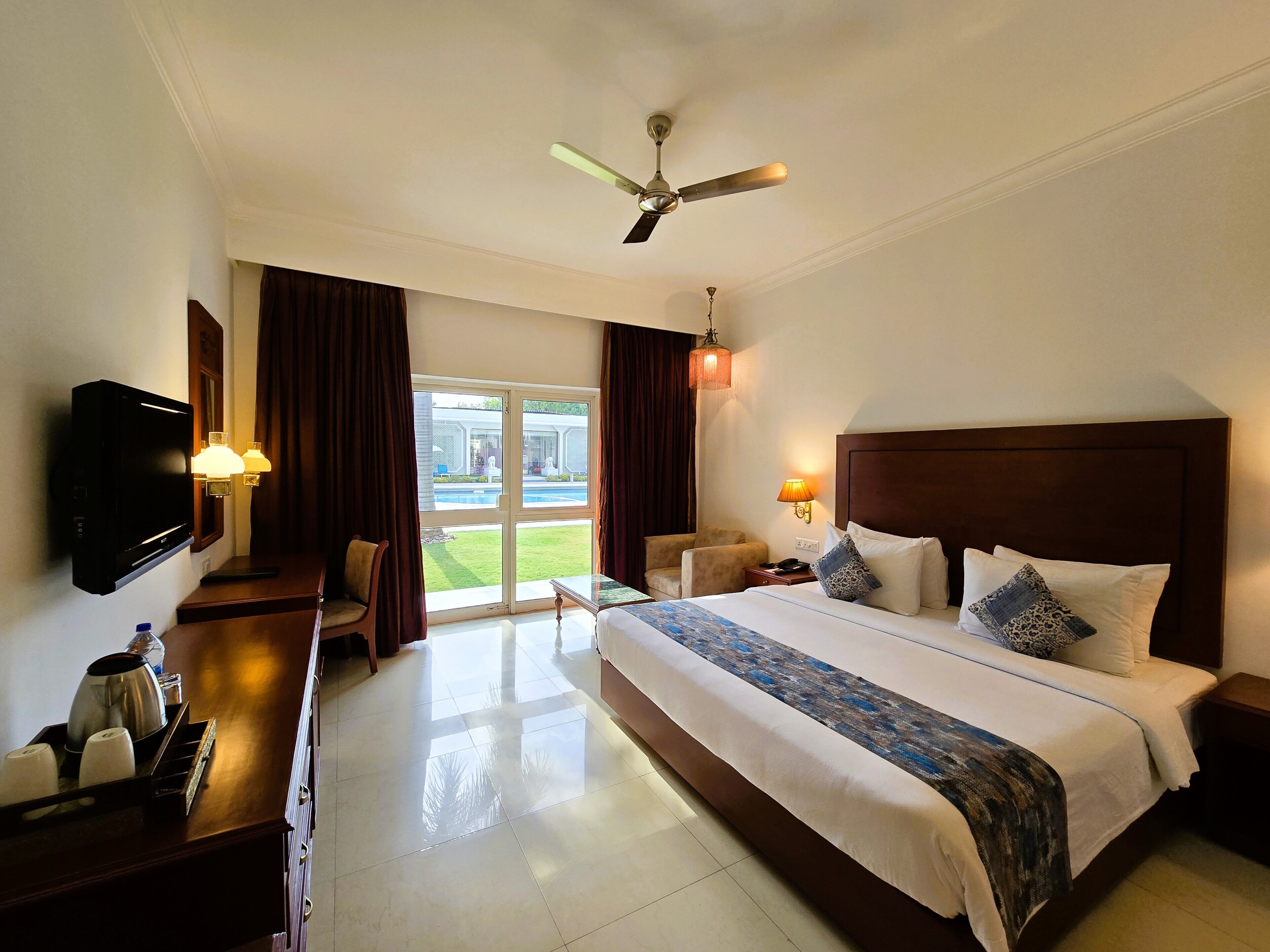 Deluxe Double or Twin Room