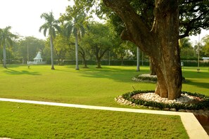 Garden - Hotel Chandela Khajuraho (Rajnagar)