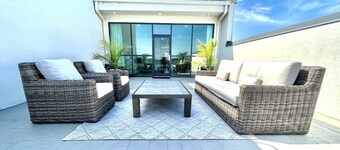 The PRES@The 713! Penthouse Suite with private rooftop patio, on Bourbon Trail!