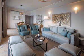 Mansion Villa with Private Pool | Egyptian cotton sheets, premium bedding, pillowtop beds, in-room safe - Searocks Exclusive Village (West Mani)