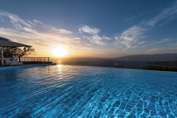 Seasonal outdoor pool, pool umbrellas, sun loungers