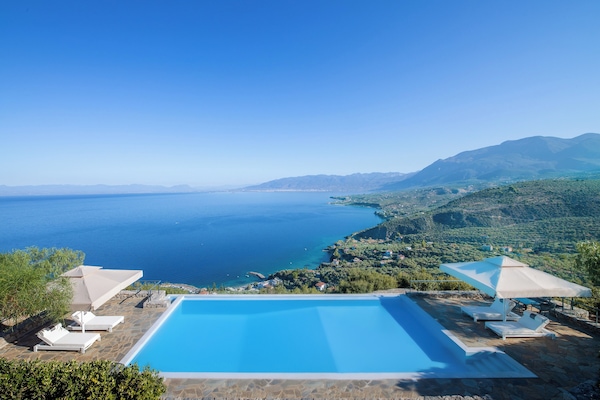 Mansion Villa with Private Pool | Egyptian cotton sheets, premium bedding, pillowtop beds, in-room safe