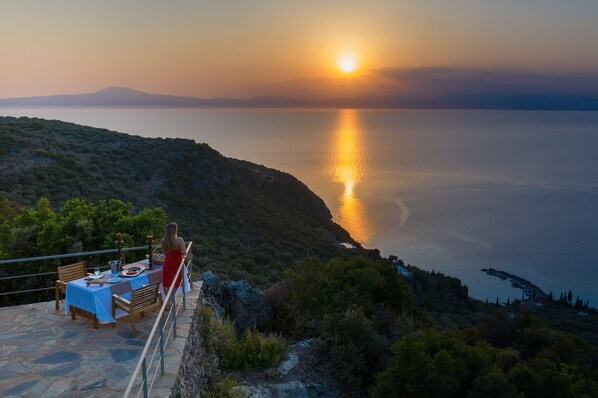 Dining - Searocks Exclusive Village (West Mani)