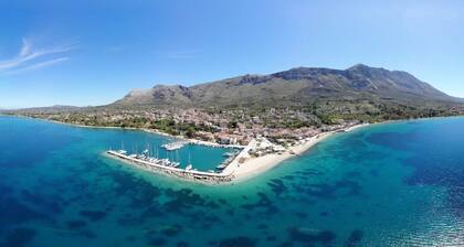 Elsa Modern Apartments. One bed Ground level Apt 2.