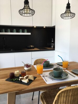 Dining - Elsa Modern Apartment One bed with private outdoor seating. Ground level Apt1 (Pogonia)