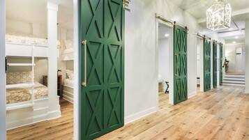 5 chambres, fer et planche Ă repasser, lit parapluie, Wi-Fi