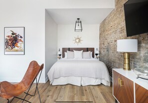 5 makuuhuonetta, silitysrauta/-lauta, vauvan matkasänky, Wi-Fi