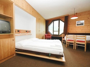 1 bedroom