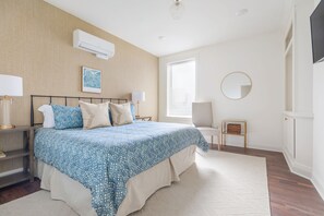 Strykejern/-brett, reiseseng for barn, wi-fi og sengetøy