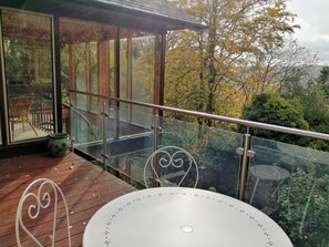 Outdoor dining - Scandinavian style hideaway with log burner adjacent to the Peak District. (MATLOCK)