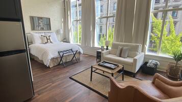 Silitysrauta/-lauta, vauvan matkasänky, ilmainen Wi-Fi, vuodevaatteet